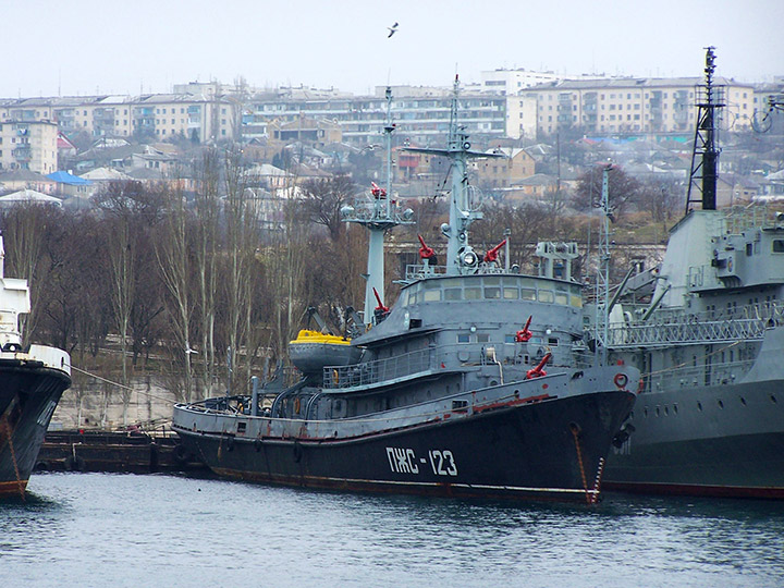 Противопожарное судно "ПЖС-123" Черноморского Флота