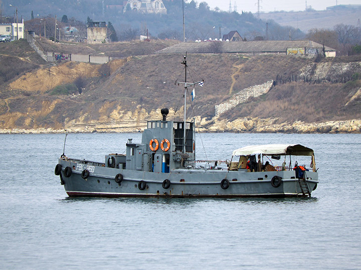 Рейдовый водолазный катер "РВК-860" Черноморского флота России