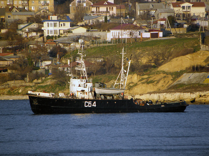 Спасательный буксир "СБ-4" в Севастопольской бухте