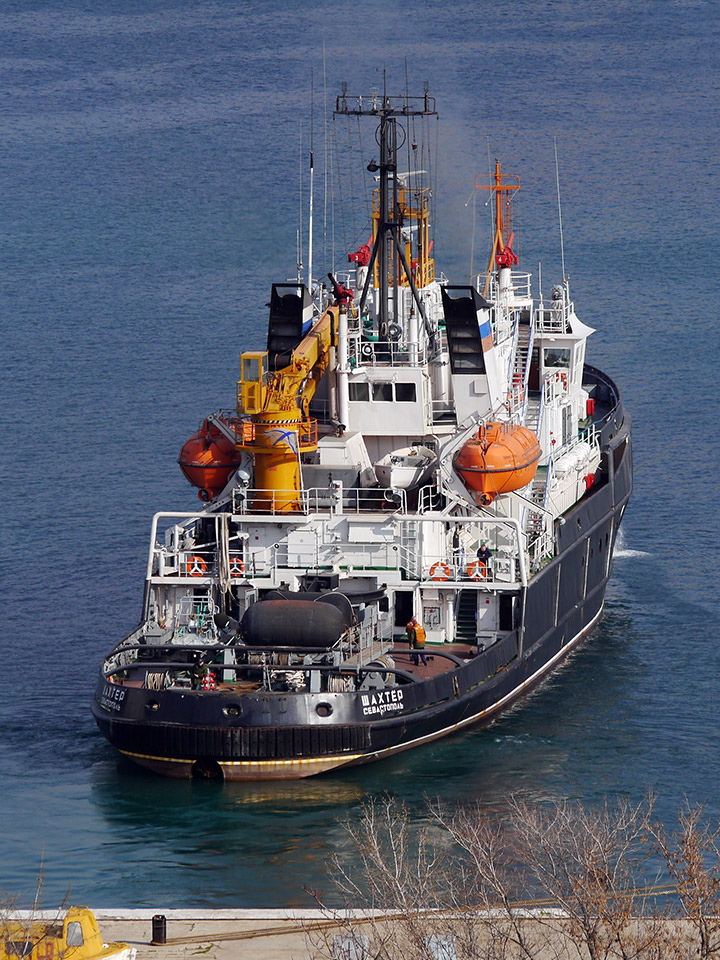 Salvage Tug Shakhter