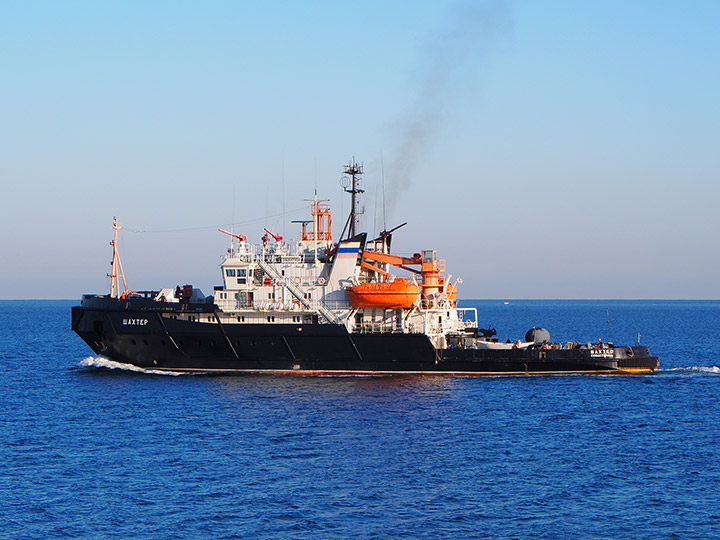 Salvage Tug Shakhter