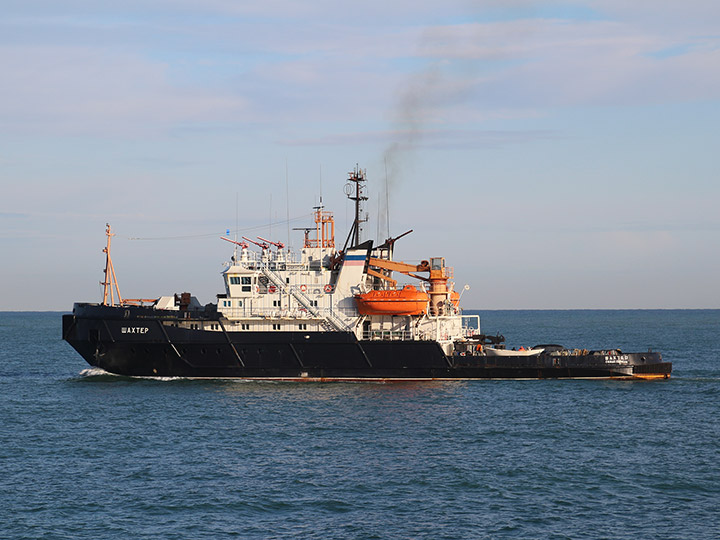 Salvage Tug Shakhter