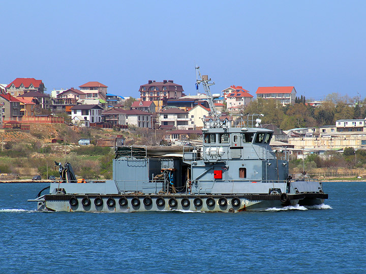 Спасательный многофункциональный катер СМК-2169 в Севастопольской бухте