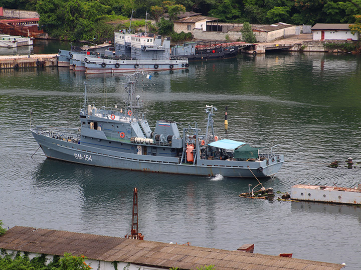 Водолазное морское судно ВМ-154 - водолазные работы на затонувшем плавучем доке