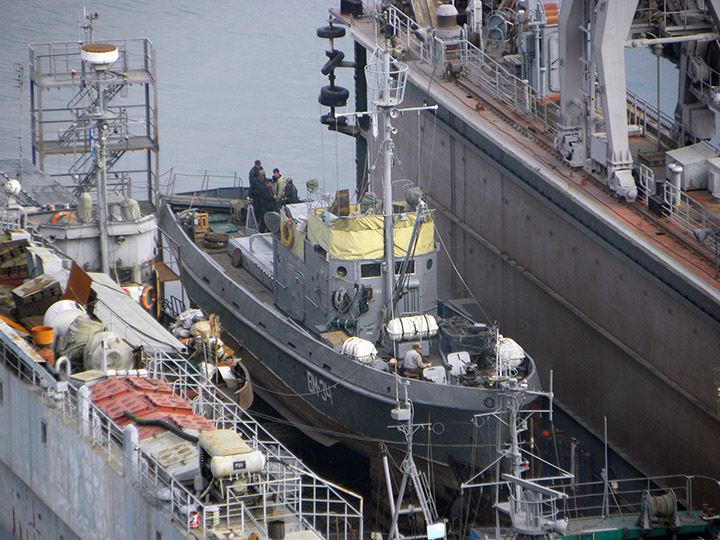 Водолазное морское судно "ВМ-34" в плавучем доке