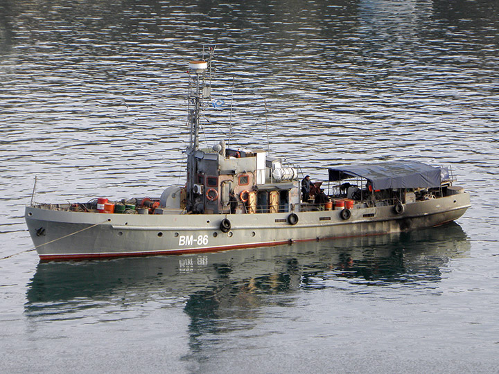 Водолазное морское судно "ВМ-86" в б.Южная, Севастополь