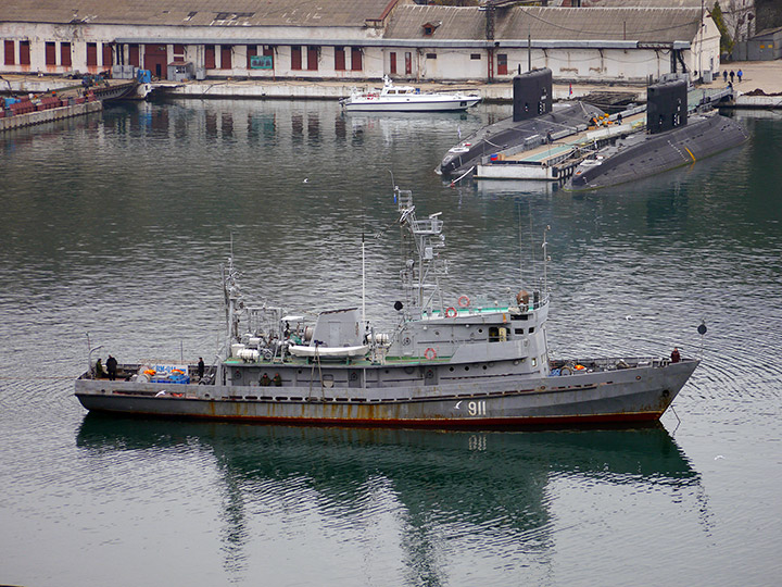 Водолазное морское судно "ВМ-911" на стенде