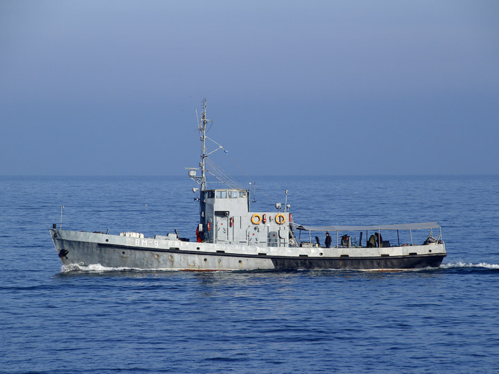 Водолазное морское судно "ВМ-9" ЧФ РФ на ходу