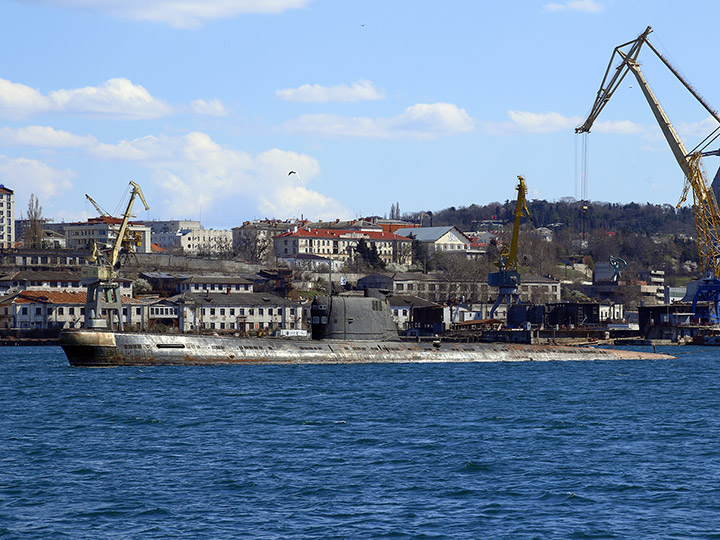 Буксировка подводной лодки "Б-435" Черноморского флота