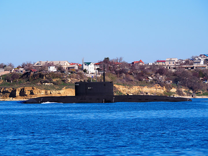Подводная лодка "Старый Оскол" на ходу