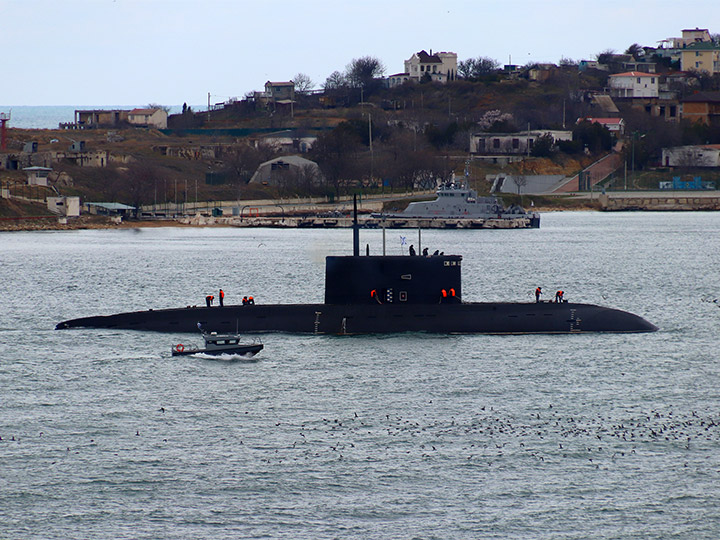 Подводная лодка "Великий Новгород" Черноморского флота России
