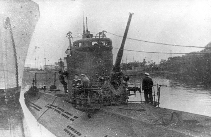 Подводная лодка "Л-6" Черноморского Флота в Поти