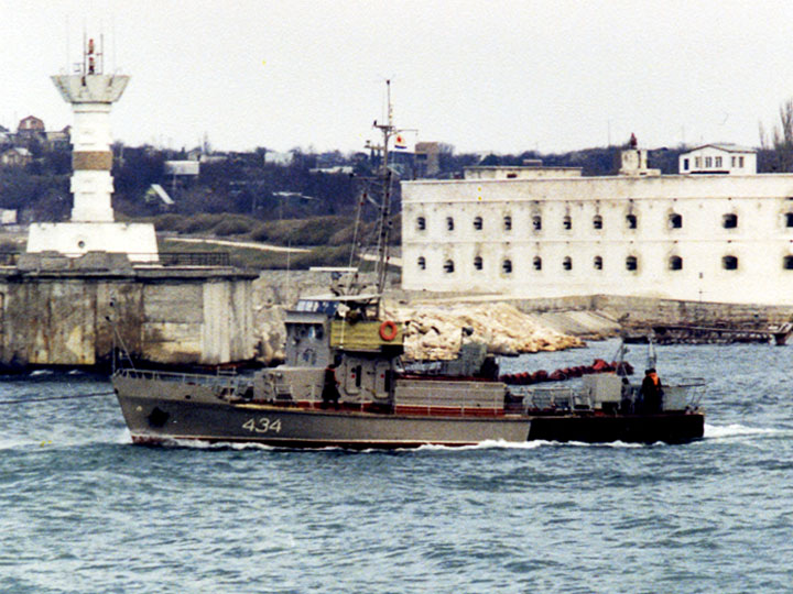 Базовый тральщик "БТ-168" Черноморского флота