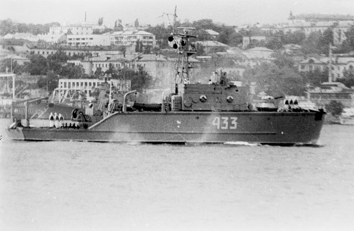 Базовый тральщик "БТ-416" Черноморского флота