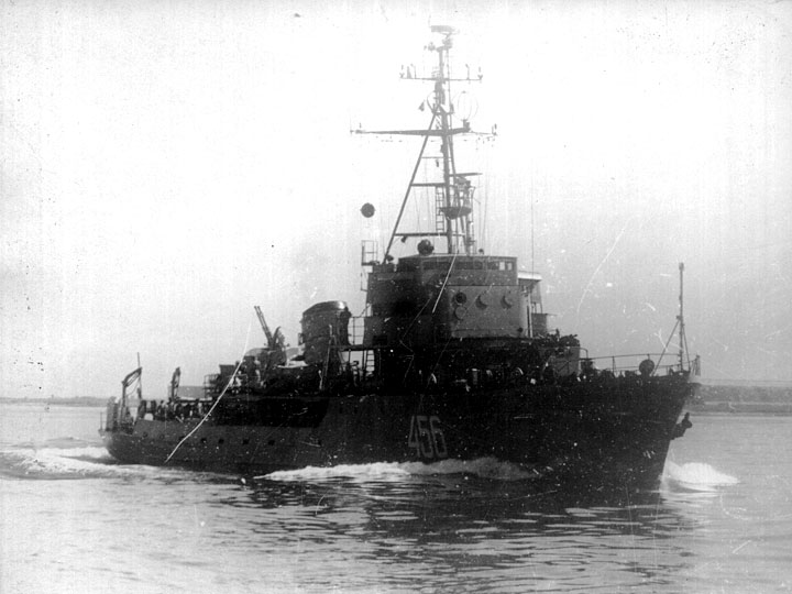 Морской тральщик "МТ-827" Черноморского флота