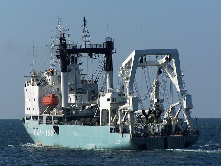 Килекторное судно "КИЛ-158" - вид с кормы