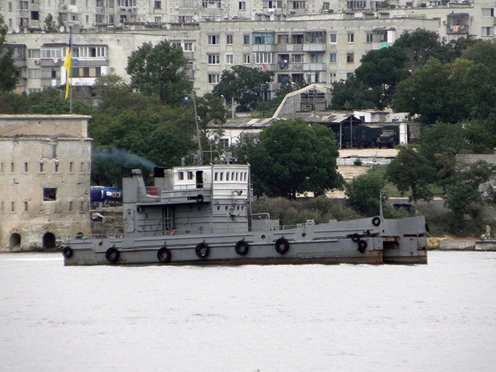 Нефтемусоросборщик "МУС-229" Черноморского флота