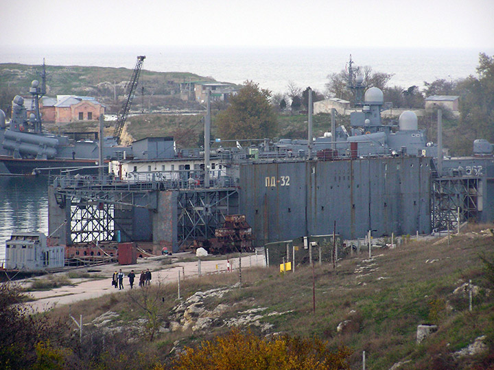 Плавучий док "ПД-32" Черноморского флота