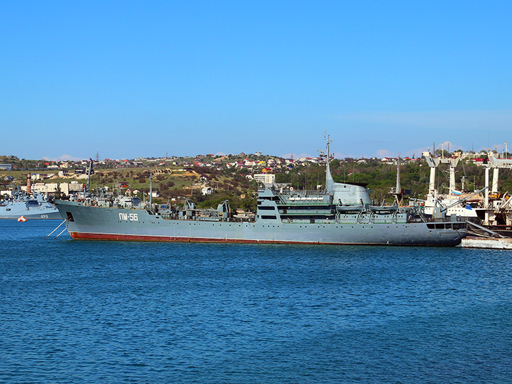 Плавмастерская ПМ-56 Черноморского флота у причала в Севастополе