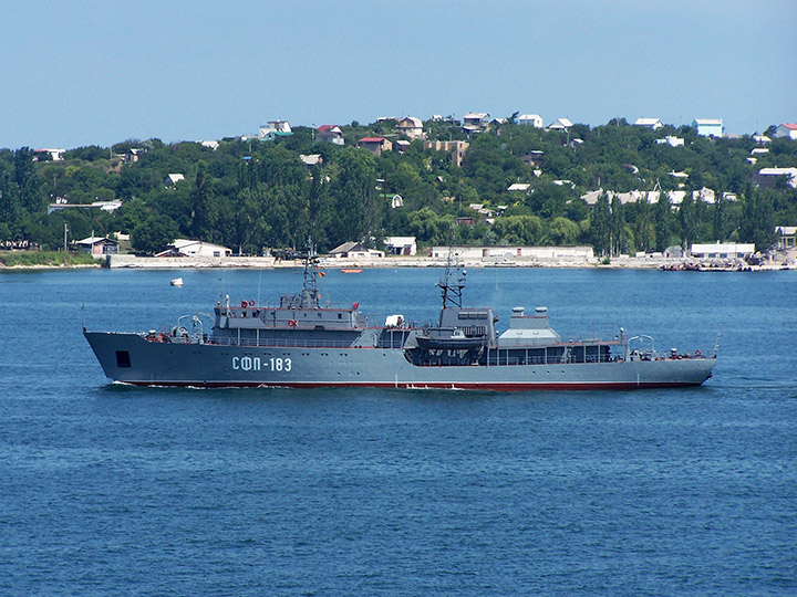 Судно контроля физических полей "СФП-183" Черноморского Флота