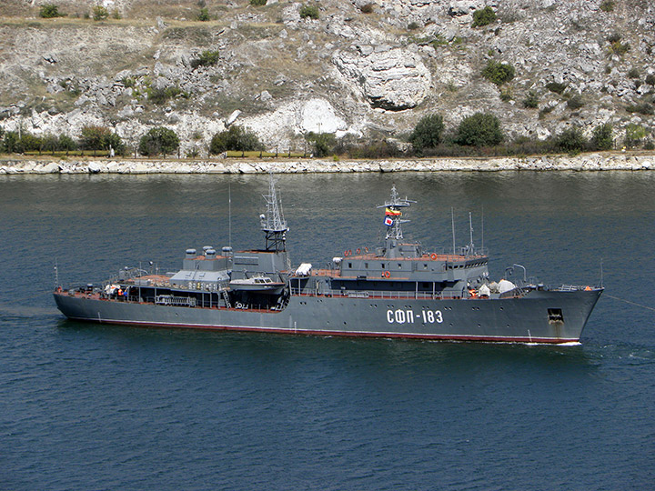 Буксировка "СФП-183" в Нефтяную гавань Севастополя