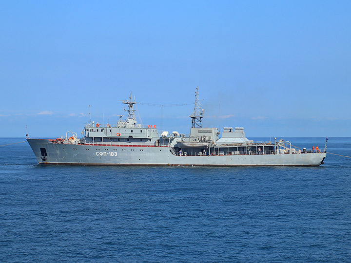 Судно контроля физполей СФП-183 Черноморского флота России