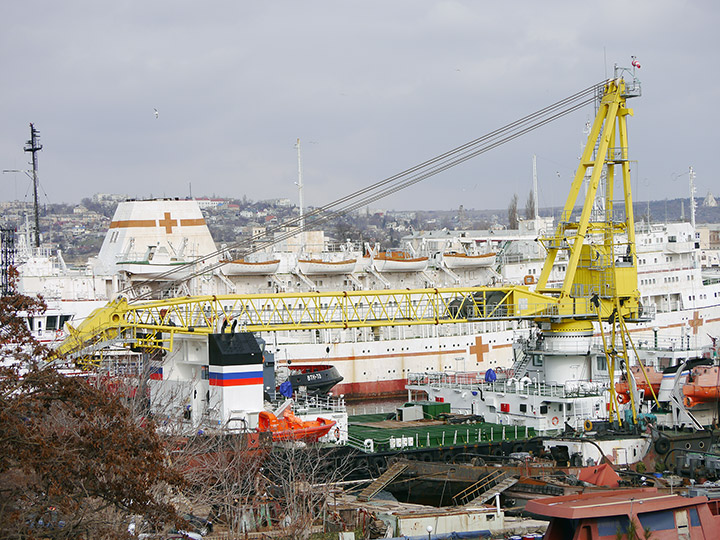 Self-Propelled Floating Crane SPK-46150 in Southern Bay, Sevastopol