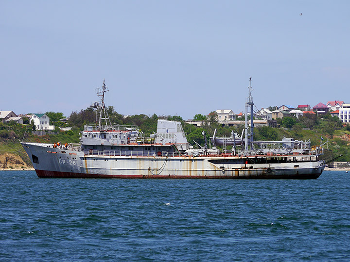 Буксировка судна размагничивания СР-26 в Севастопольской бухте