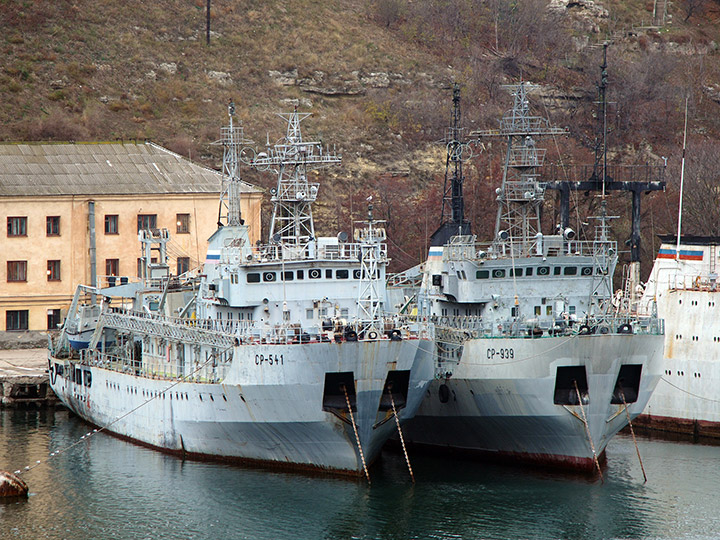 Суда размагничивания СР-541 и СР-939 Черноморского Флота