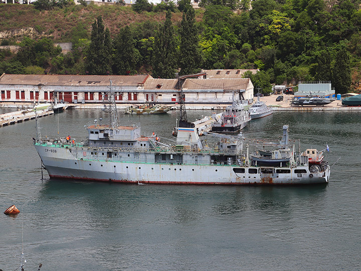 Судно размагничивания СР-939 Черноморского флота